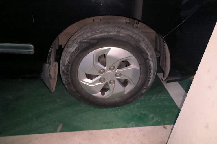 Used JAC Refine M4 2016 2.0L Manual Comfort Edition Right Front Wheel Hub