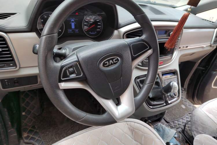 Used JAC Refine M4 2016 2.0L Manual Comfort Edition Steering Wheel