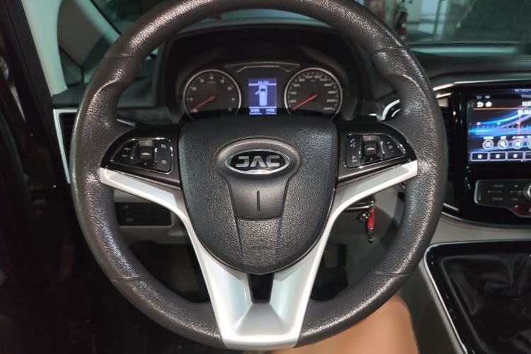 Used JAC Refine M4 2016 2.0L Manual Luxury Smart Version Steering Wheel