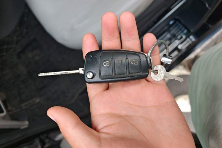 Used JAC Refine M4 2016 2.0L Manual Comfort Edition Vehicle Key