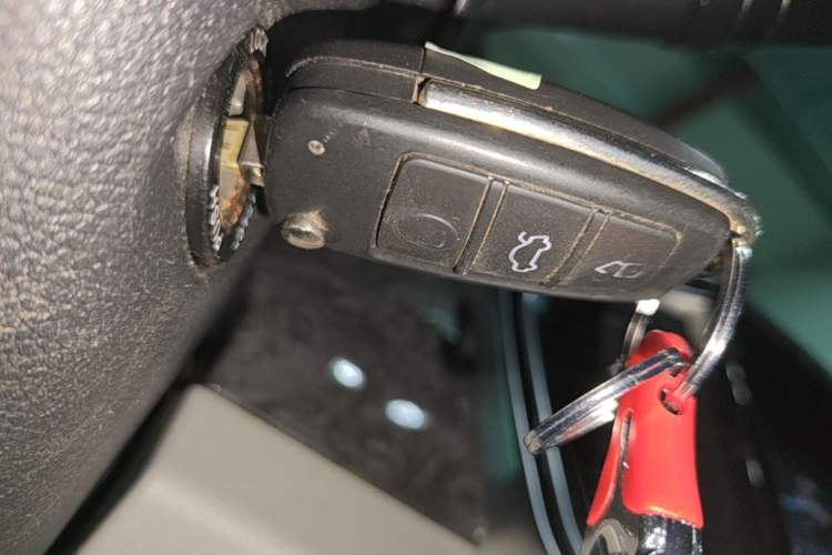 Used JAC Refine M4 2016 2.0L Manual Luxury Smart Version Vehicle Key
