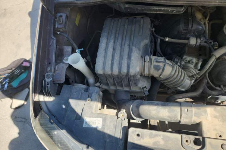 Used JAC Refine M4 2016 2.0L Manual Luxury Version Engine Bay Right