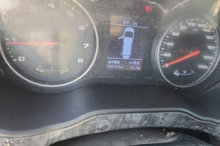Used JAC Refine M4 2016 2.0L Manual Luxury Version Odometer Close Up
