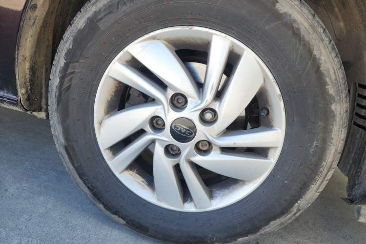 Used JAC Refine M4 2016 2.0L Manual Luxury Version Right Front Wheel Hub