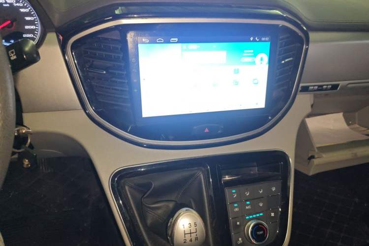 Used JAC Refine M4 2016 2.0L Manual Luxury Version Audio And AC Panel