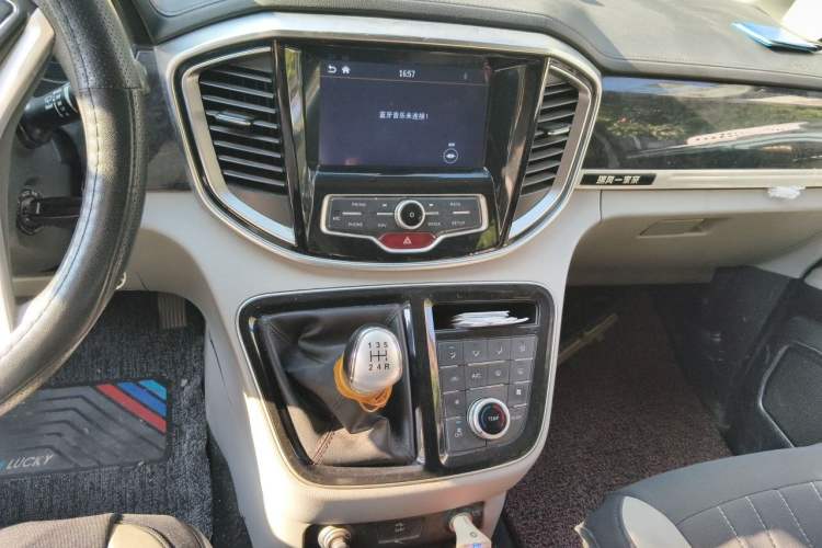 Used JAC Refine M4 2016 2.0L Manual Comfort Edition Audio And AC Panel