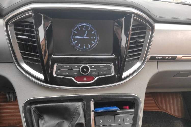 Used JAC Refine M4 2016 2.0L Manual Comfort Edition Audio And AC Panel
