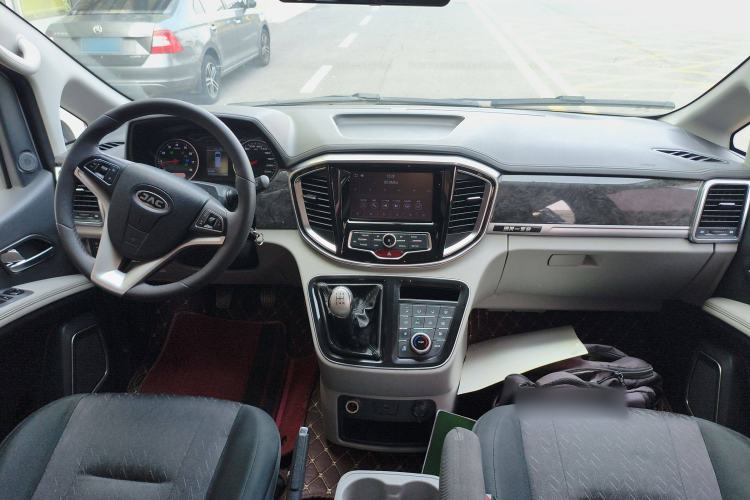 Used JAC Refine M4 2016 2.0L Manual Luxury Version Center Console