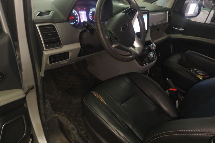 Used JAC Refine M4 2016 2.0L Manual Luxury Version Center Console