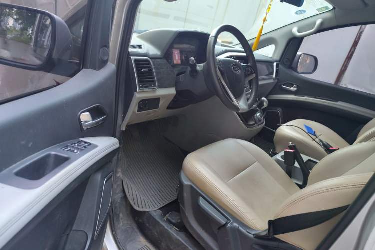 Used JAC Refine M4 2016 2.0L Manual Luxury Version Driver Seat