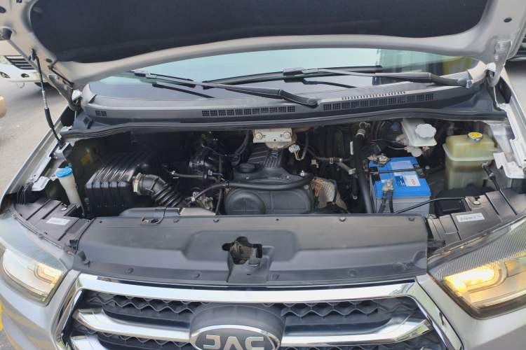 Used JAC Refine M4 2016 2.0L Manual Luxury Version Engine Bay