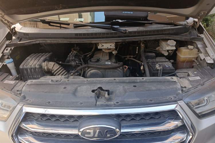 Used JAC Refine M4 2016 2.0L Manual Comfort Edition Engine Bay