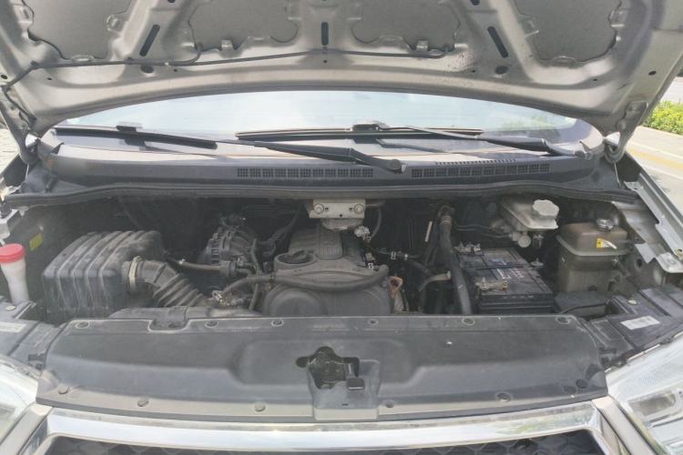 Used JAC Refine M4 2016 2.0L Manual Comfort Edition Engine Bay