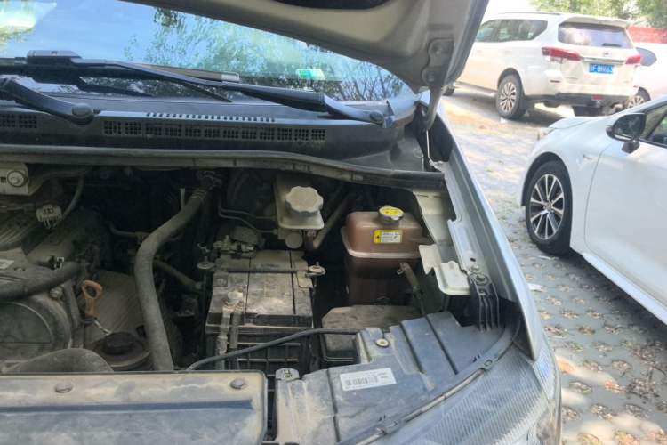 Used JAC Refine M4 2016 2.0L Manual Luxury Version Engine Bay Left