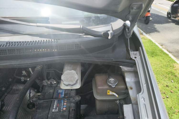 Used JAC Refine M4 2016 2.0L Manual Comfort Edition Engine Bay Left