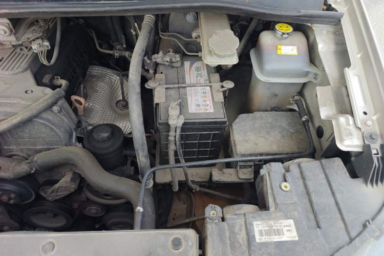 Used JAC Refine M4 2016 2.0L Manual Luxury Version Engine Bay Left