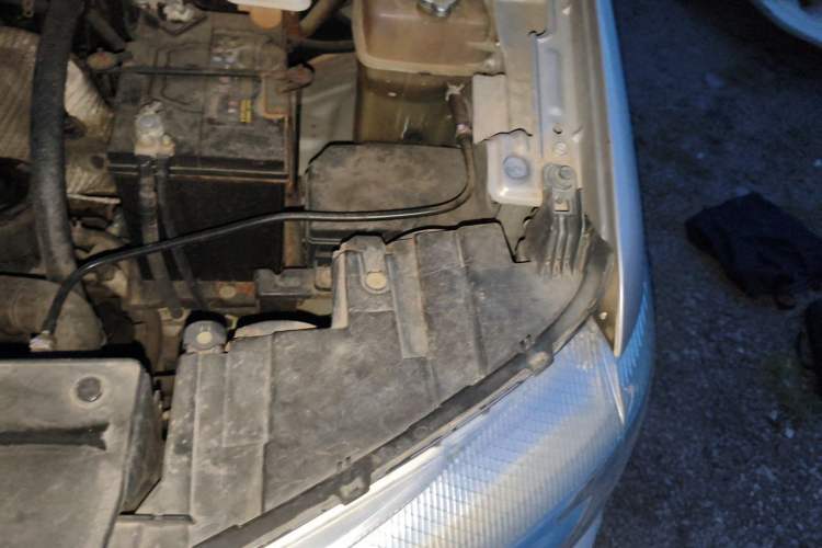 Used JAC Refine M4 2016 2.0L Manual Comfort Edition Engine Bay Left