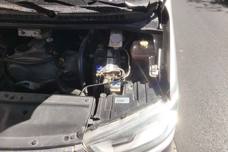 Used JAC Refine M4 2016 2.0L Manual Luxury Version Engine Bay Left
