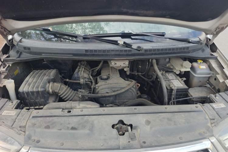 Used JAC Refine M4 2016 2.0L Manual Luxury Version Engine Bay