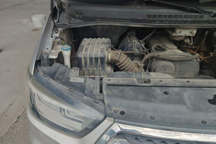 Used JAC Refine M4 2016 2.0L Manual Luxury Version Engine Bay Right
