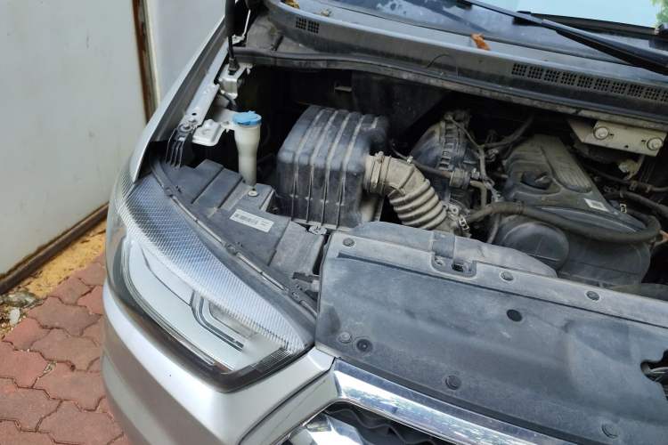 Used JAC Refine M4 2016 2.0L Manual Luxury Version Engine Bay Right