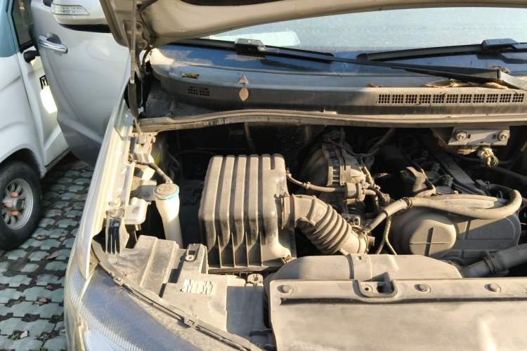 Used JAC Refine M4 2016 2.0L Manual Comfort Edition Engine Bay Right