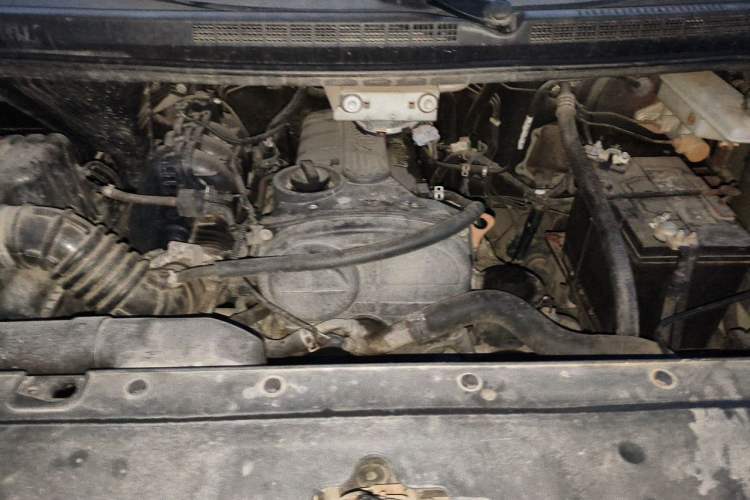 Used JAC Refine M4 2016 2.0L Manual Comfort Edition Engine Bay