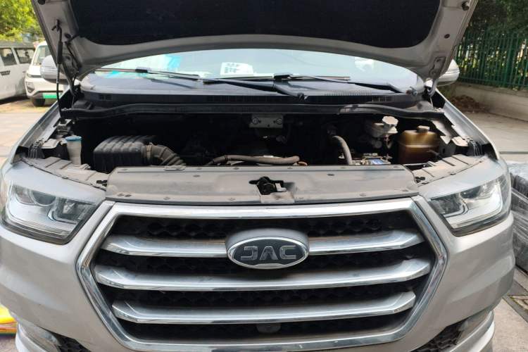 Used JAC Refine M4 2016 2.0L Manual Luxury Version Engine Bay