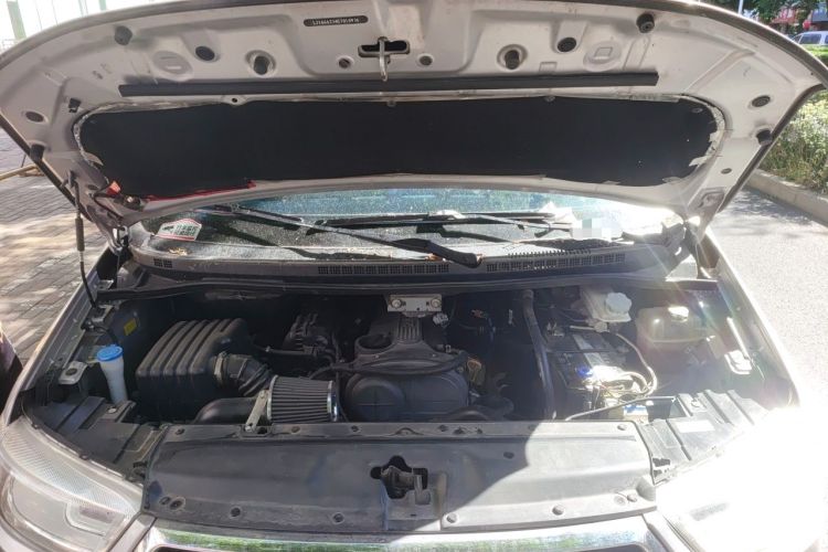 Used JAC Refine M4 2016 2.0L Manual Luxury Version Engine Bay