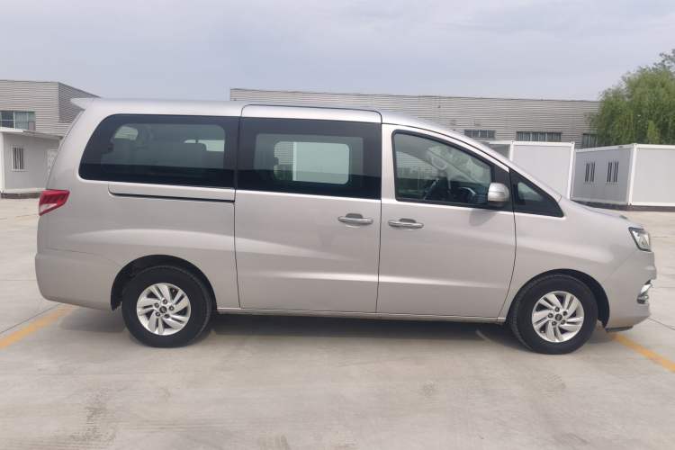 Used JAC Refine M4 2016 2.0L Manual Luxury Version Exterior 3