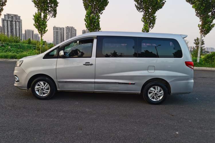 Used JAC Refine M4 2016 2.0L Manual Luxury Version Exterior 5