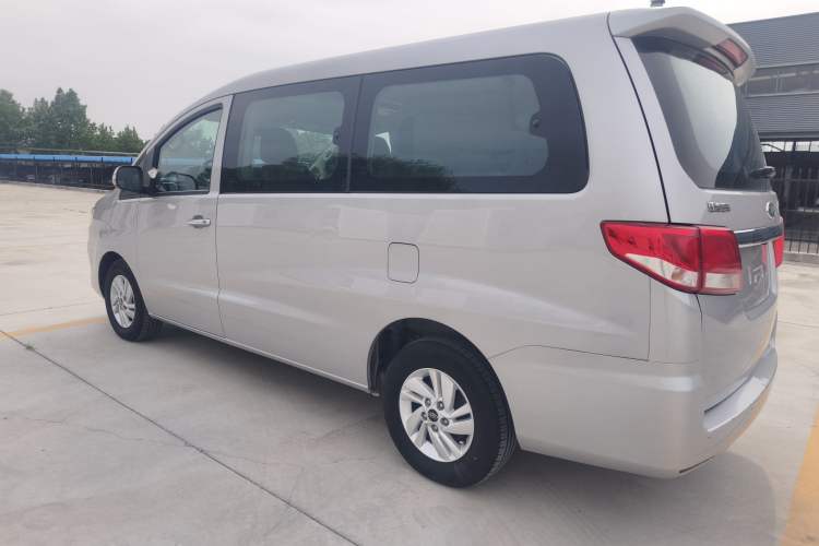 Used JAC Refine M4 2016 2.0L Manual Luxury Version Exterior 6