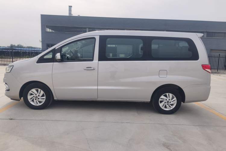 Used JAC Refine M4 2016 2.0L Manual Luxury Version Exterior 7
