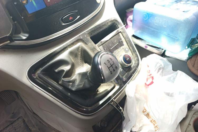 Used JAC Refine M4 2016 2.0L Manual Luxury Version Gear Lever