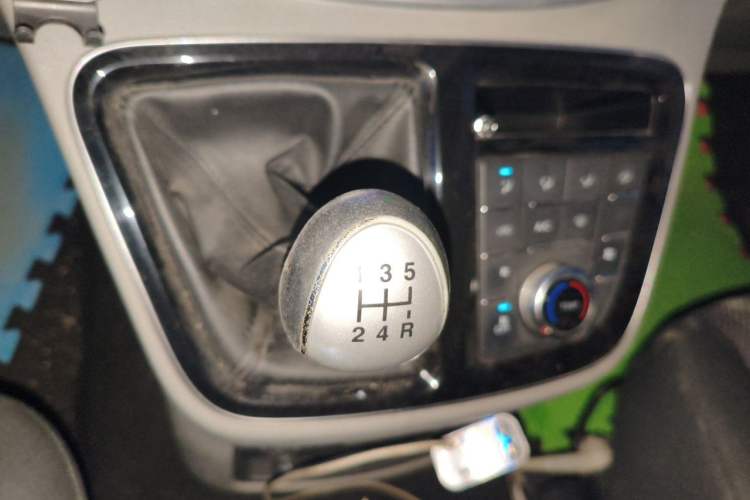 Used JAC Refine M4 2016 2.0L Manual Comfort Edition Gear Lever