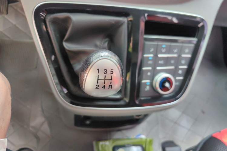 Used JAC Refine M4 2016 2.0L Manual Luxury Version Gear Lever