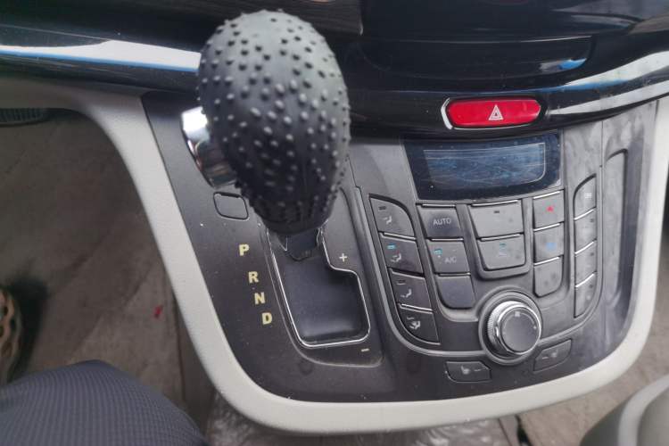 Used JAC Refine M4  Gear Lever