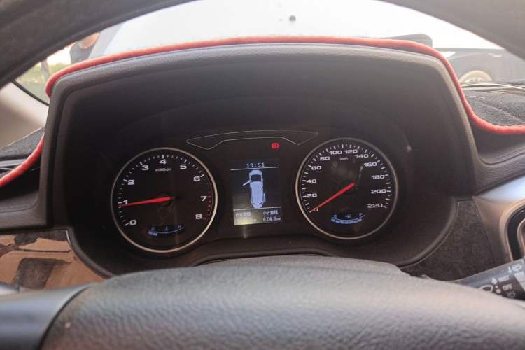 Used JAC Refine M4 2016 2.0L Manual Comfort Edition Instrument Cluster
