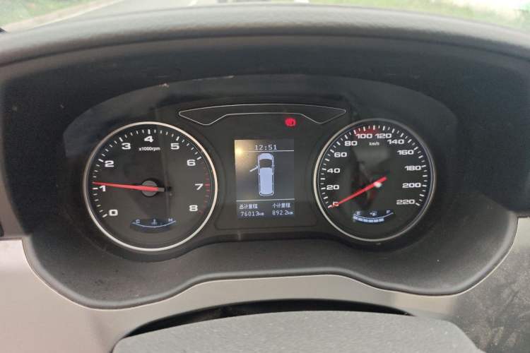 Used JAC Refine M4 2016 2.0L Manual Comfort Edition Instrument Cluster