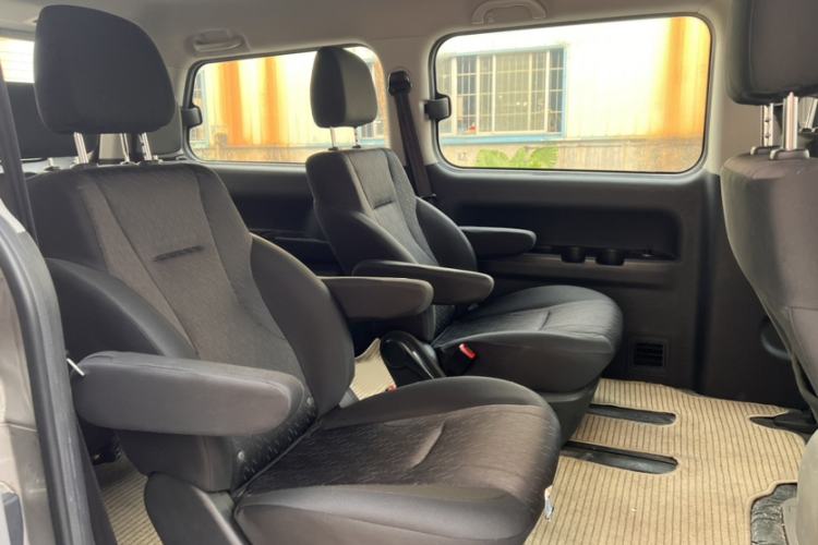 Used JAC Refine M4 2016 2.0L Manual Luxury Version Interior 1