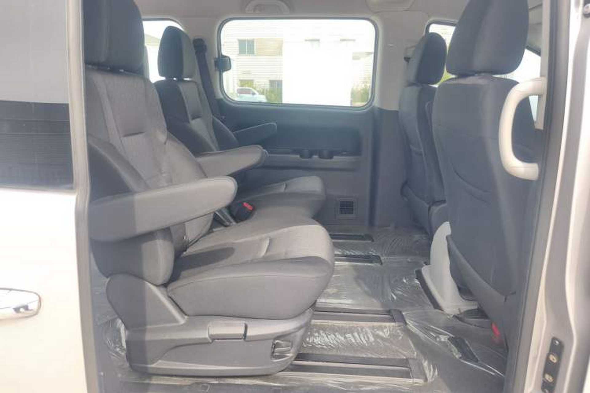 Used JAC Refine M4 2016 2.0L Manual Luxury Version Interior 3