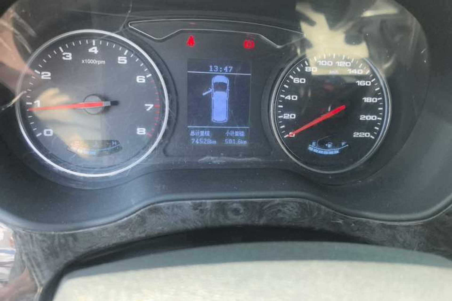 Used JAC Refine M4 2016 2.0L Manual Luxury Version Odometer Close Up