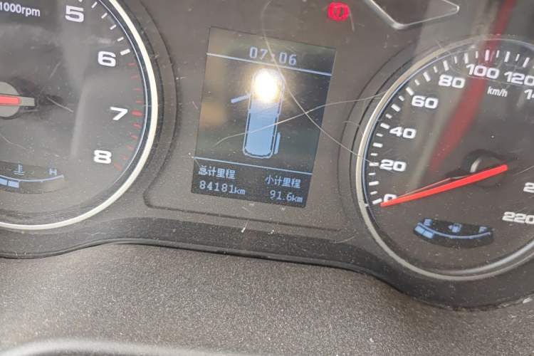 Used JAC Refine M4 2016 2.0L Manual Comfort Edition Odometer Close Up