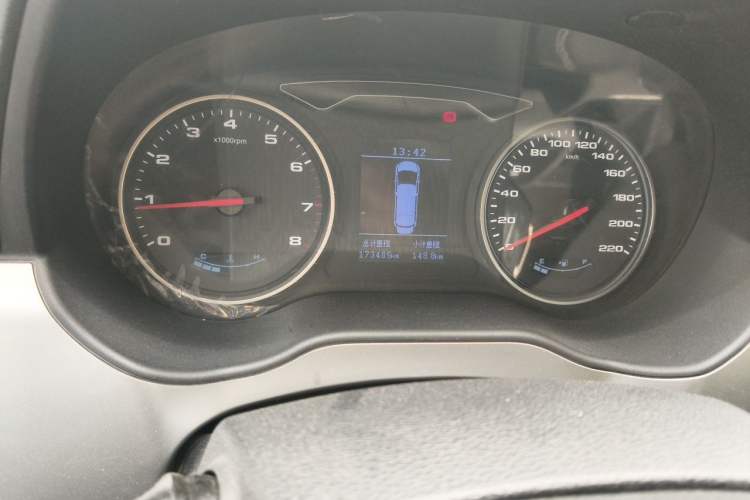 Used JAC Refine M4 2016 2.0L Manual Comfort Edition Odometer Close Up