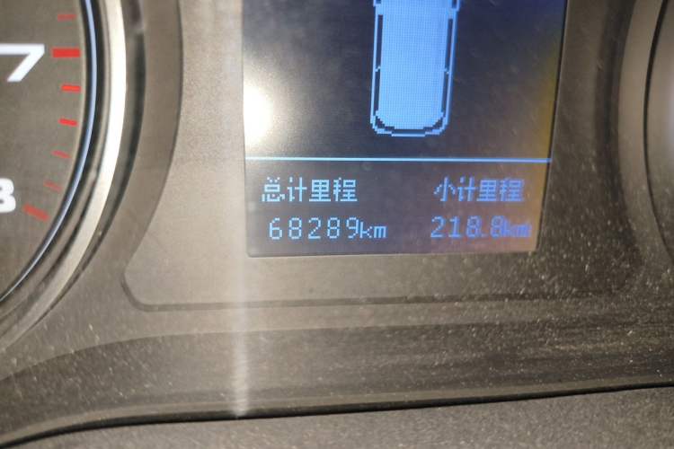 Used JAC Refine M4 2016 2.0L Manual Comfort Edition Odometer Close Up