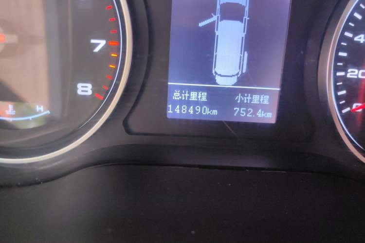 Used JAC Refine M4 2016 2.0L Manual Luxury Version Odometer Close Up
