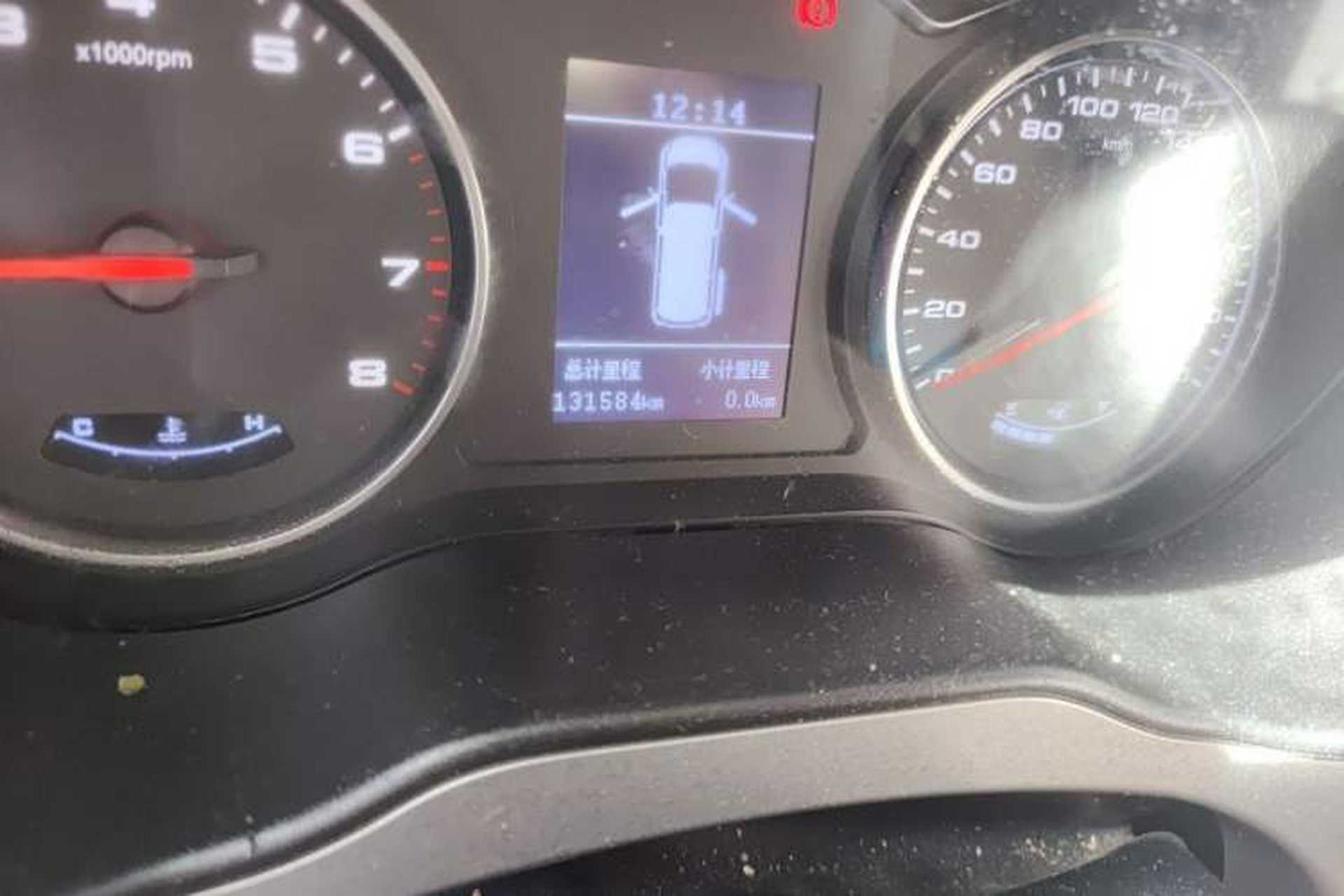 Used JAC Refine M4 2016 2.0L Manual Luxury Version Odometer Close Up