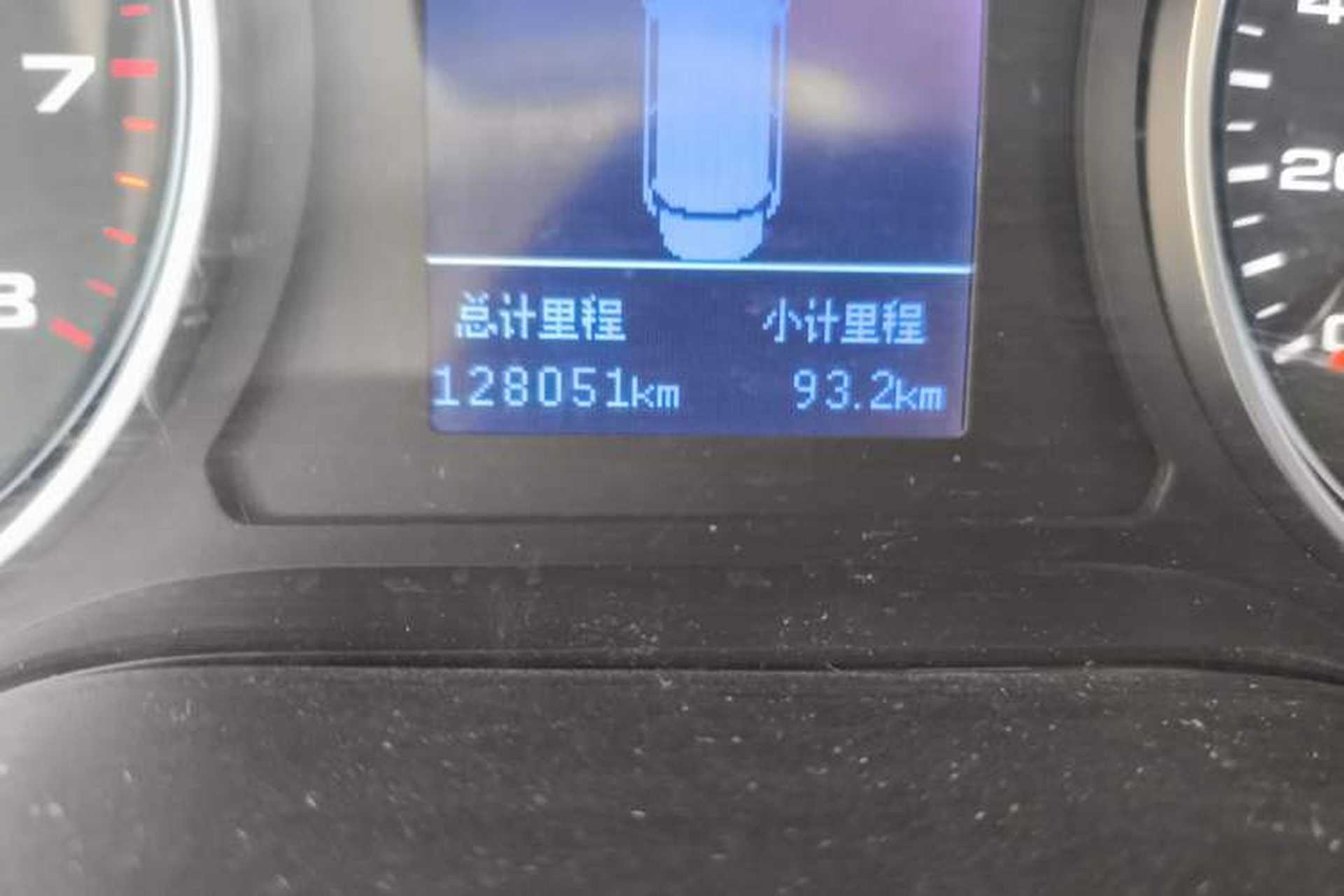 Used JAC Refine M4 2016 2.0L Manual Luxury Version Odometer Close Up