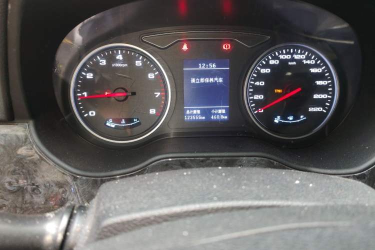 Used JAC Refine M4 2016 2.0L Manual Luxury Version Odometer Close Up