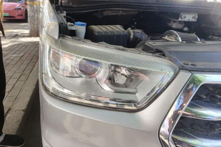 Used JAC Refine M4 2016 2.0L Manual Luxury Version Right Front Headlight